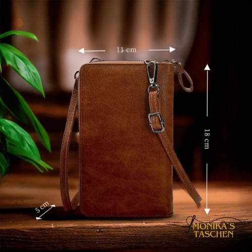 Emilia's spacious shoulder bag in retro style