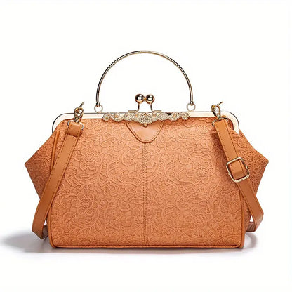 Liv's geometric crossbody bag with a retro look