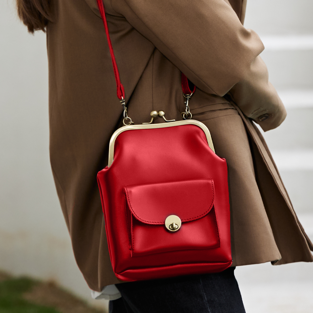 Vintage Kiss Lock Bag - Grace's Retro Chic Essential