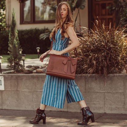 Elena's elegant bow bag